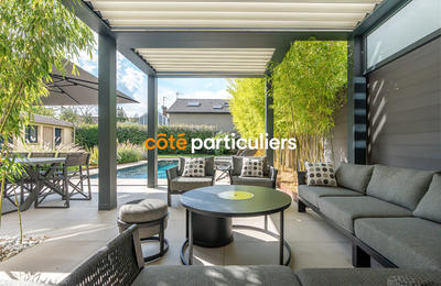 Maison - 235 m² - 8 pièces