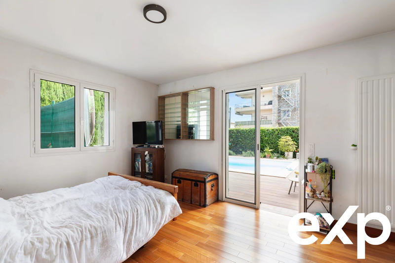 Maison traditionnelle - 155 m² - 6 pièces