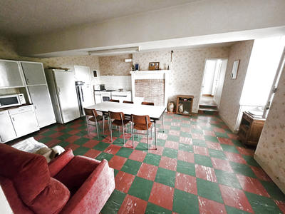 Maison - 130 m² - 8 pièces