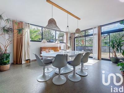 Maison - 252 m² - 9 pièces