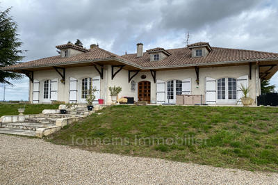 Maison - 257 m² - 6 pièces