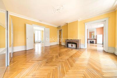 Appartement bourgeois - 196 m² - 8 pièces