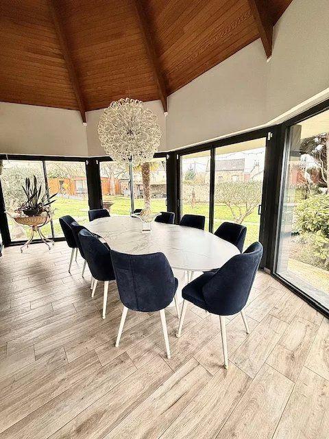 Maison - 254 m² - 7 pièces