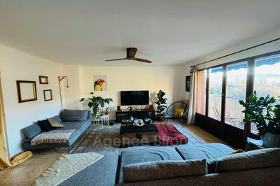 Appartement - 77 m² - 3 pièces