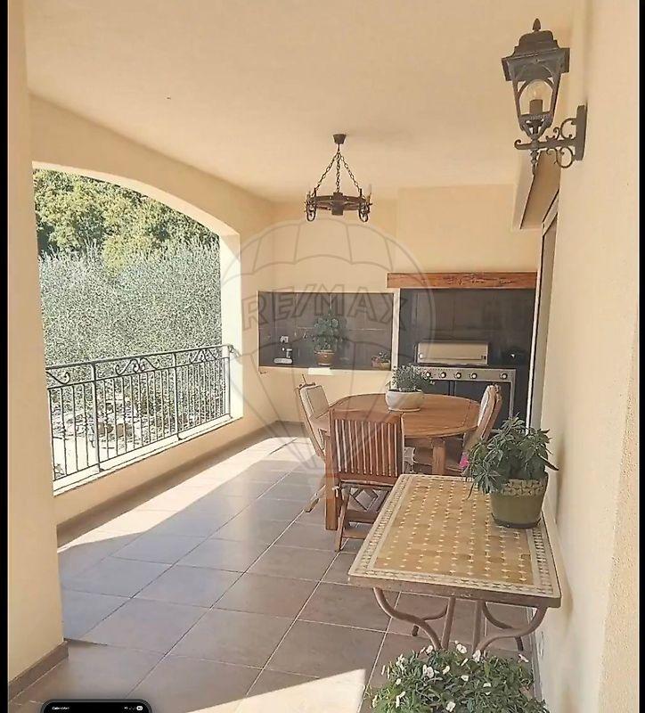 Maison - 182 m² - 4 pièces