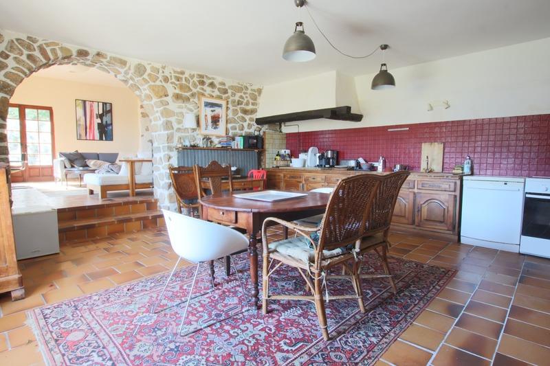 Maison - 240 m² - 6 pièces