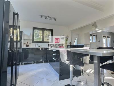 Maison - 177 m² - 6 pièces