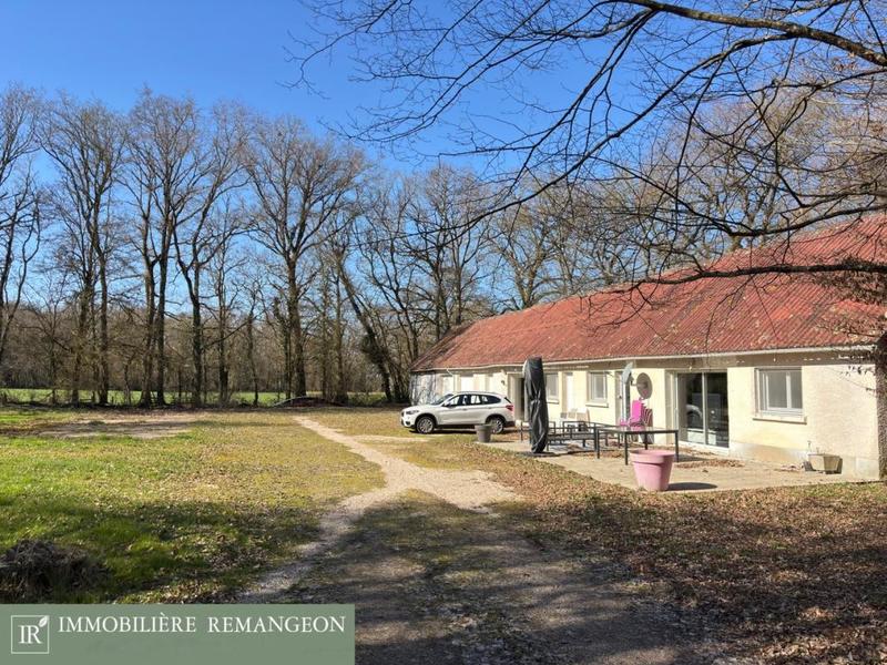 Propriété - 349 m² - 7 pièces