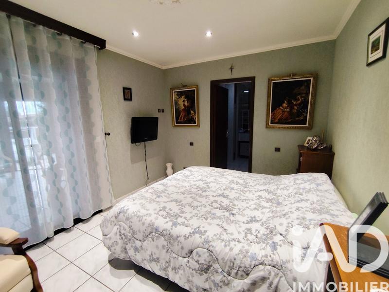 Maison - 186 m² - 5 pièces