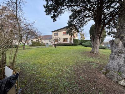 Maison - 186 m² - 8 pièces