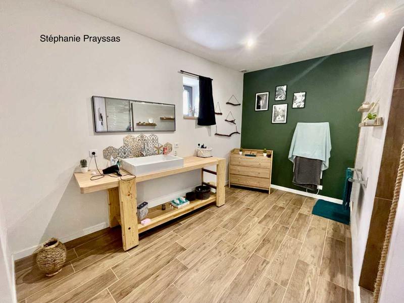 Maison - 300 m² - 5 pièces