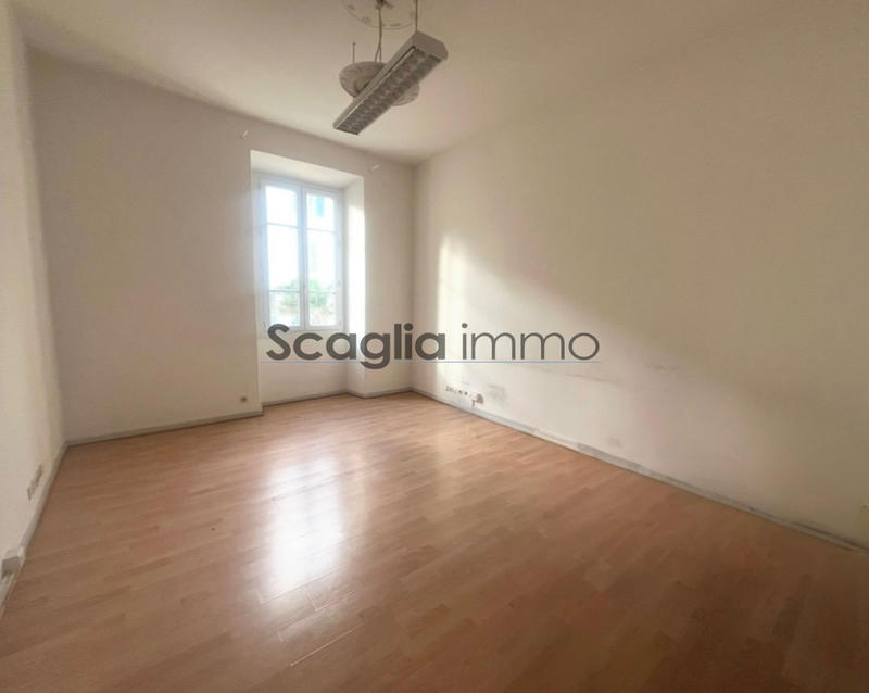 Appartement - 125 m² - 7 pièces