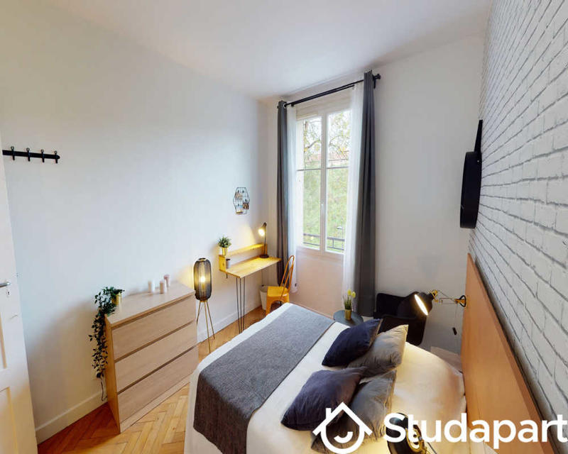 Chambre - 70 m² - 1 pièce