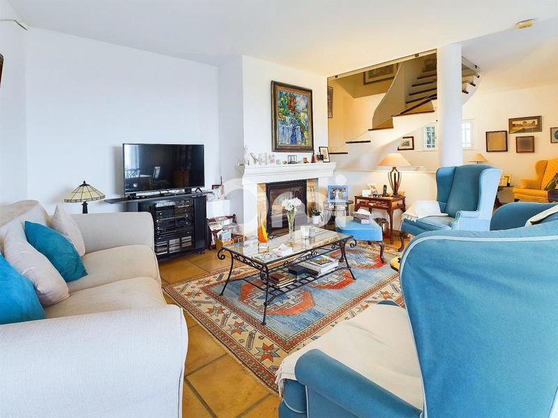 Villa - 191 m² - 6 pièces