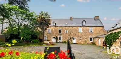 Maison - 315 m² - 19 pièces