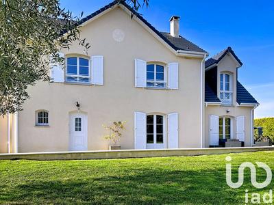 Maison - 202 m² - 8 pièces