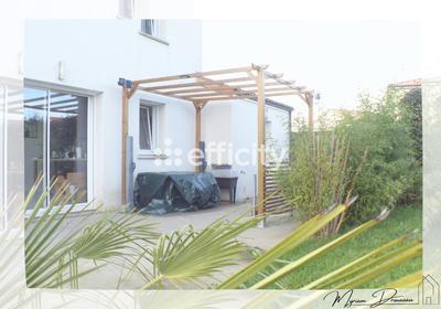 Maison - 104 m² - 4 pièces