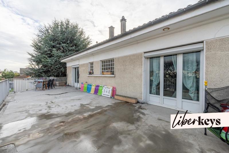 Appartement - 100 m² - 4 pièces