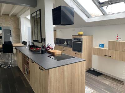 Maison - 255 m² - 8 pièces