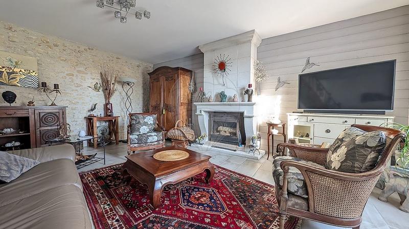 Propriété - 374 m² - 24 pièces