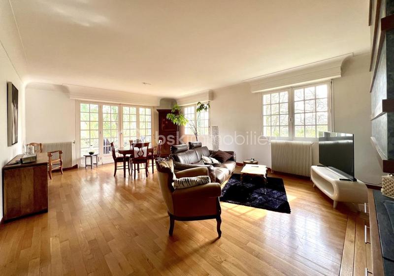 Maison - 314 m² - 7 pièces