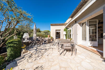 Maison - 220 m² - 5 pièces