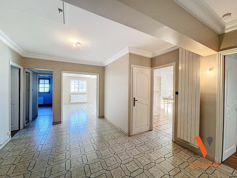 Maison - 201 m² - 7 pièces