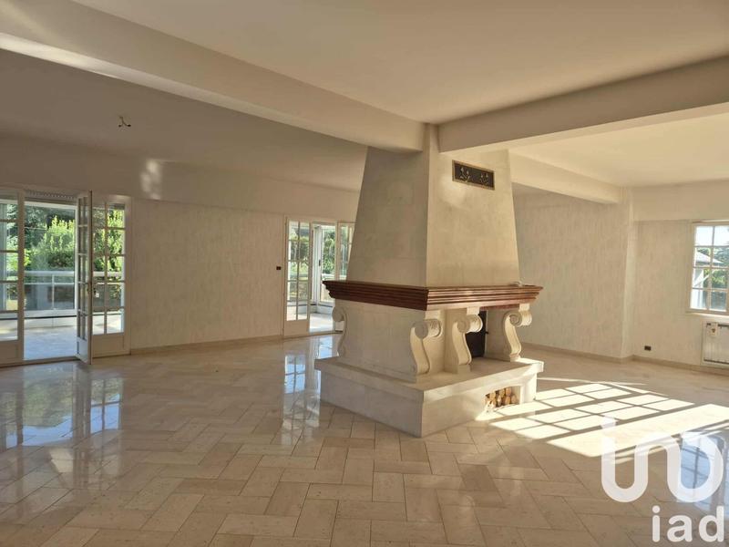 Maison - 265 m² - 6 pièces