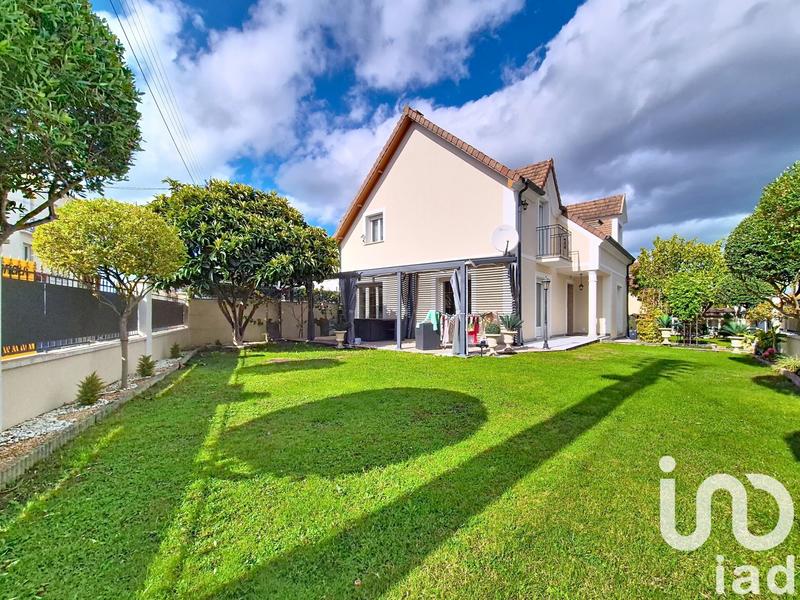 Maison - 210 m² - 7 pièces