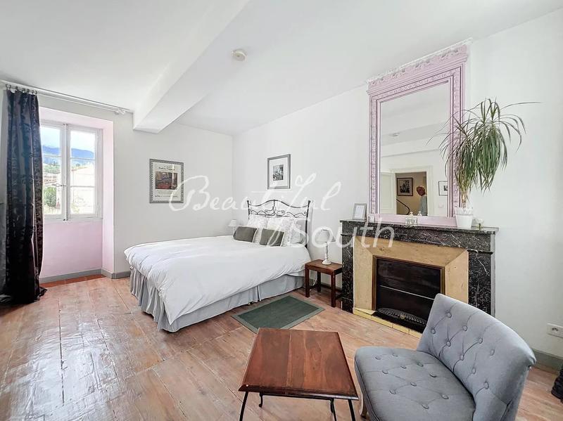 Maison chambre d'hôtes - 212 m² - 8 pièces