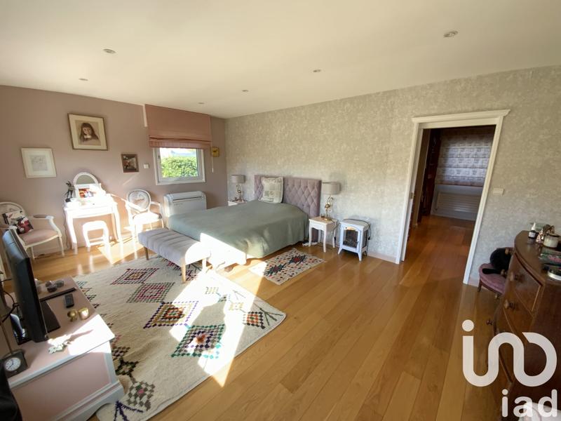 Maison - 362 m² - 9 pièces