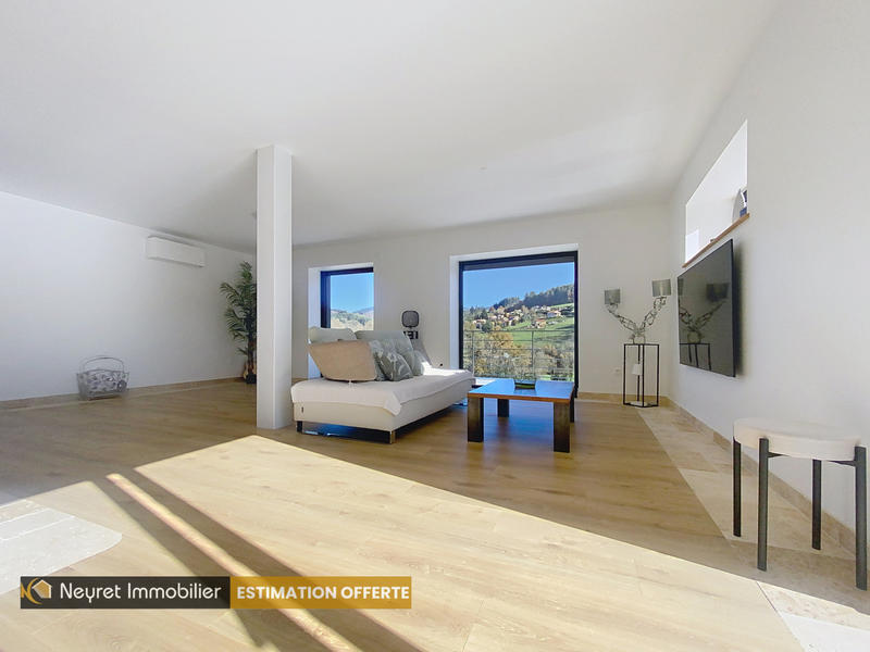 Maison - 180 m² - 4 pièces