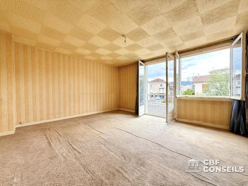 Appartement - 90 m² - 5 pièces