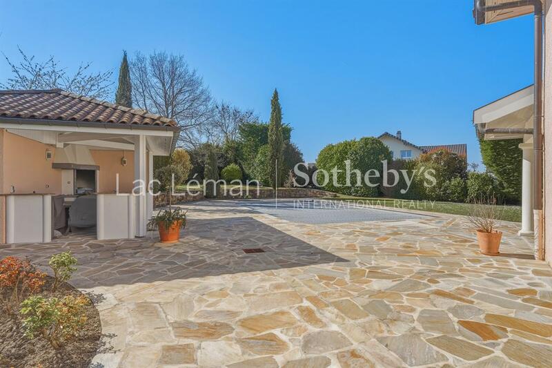 Maison - 430 m² - 10 pièces