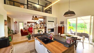 Maison - 158 m² - 7 pièces