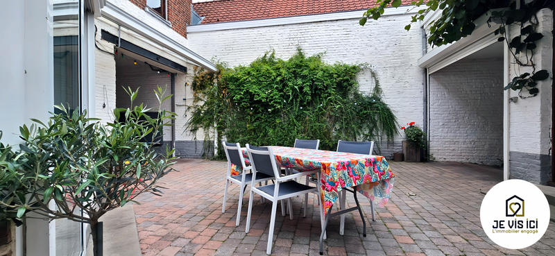 Maison - 230 m² - 10 pièces