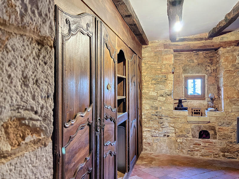 Maison - 280 m² - 8 pièces