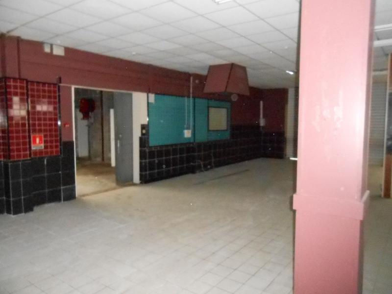 Local commercial - 1 650 m²