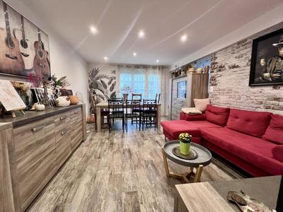 Appartement - 82 m² - 4 pièces