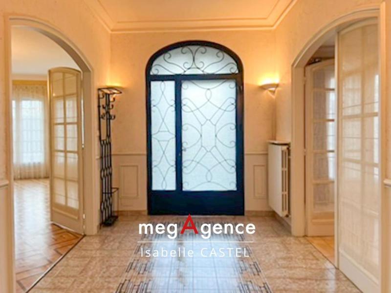 Maison - 210 m² - 7 pièces
