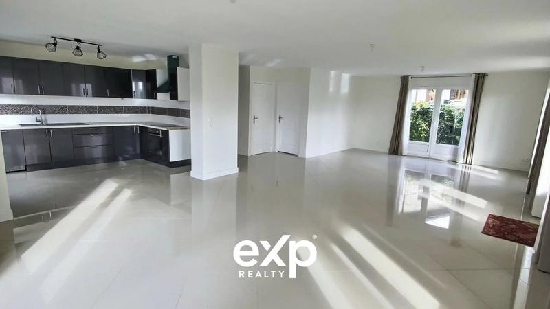 Maison - 331 m² - 7 pièces