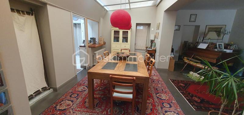 Maison de ville - 200 m² - 14 pièces