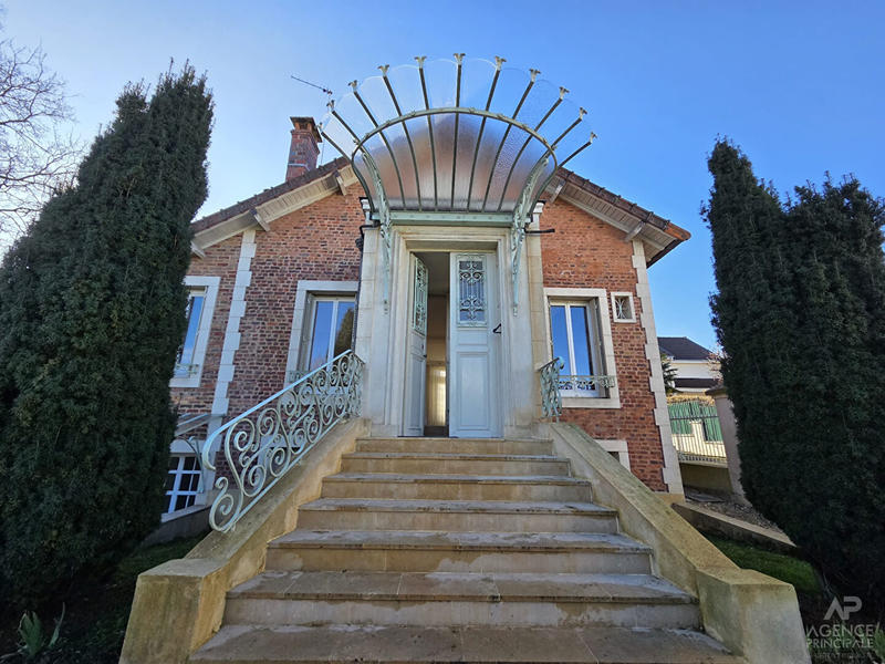 Maison - 165 m² - 6 pièces