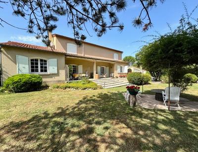 Demeure - 163 m² - 6 pièces