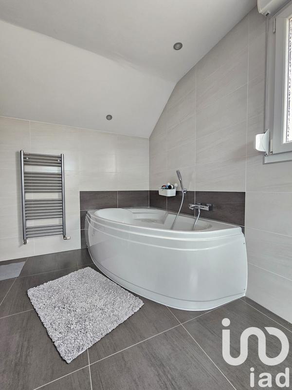 Maison - 183 m² - 5 pièces