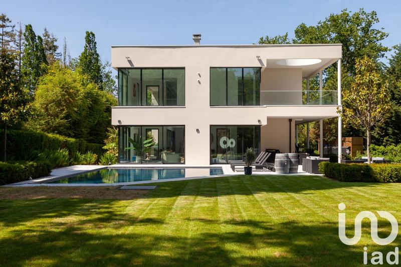 Maison de maîtres - 695 m² - 16 pièces