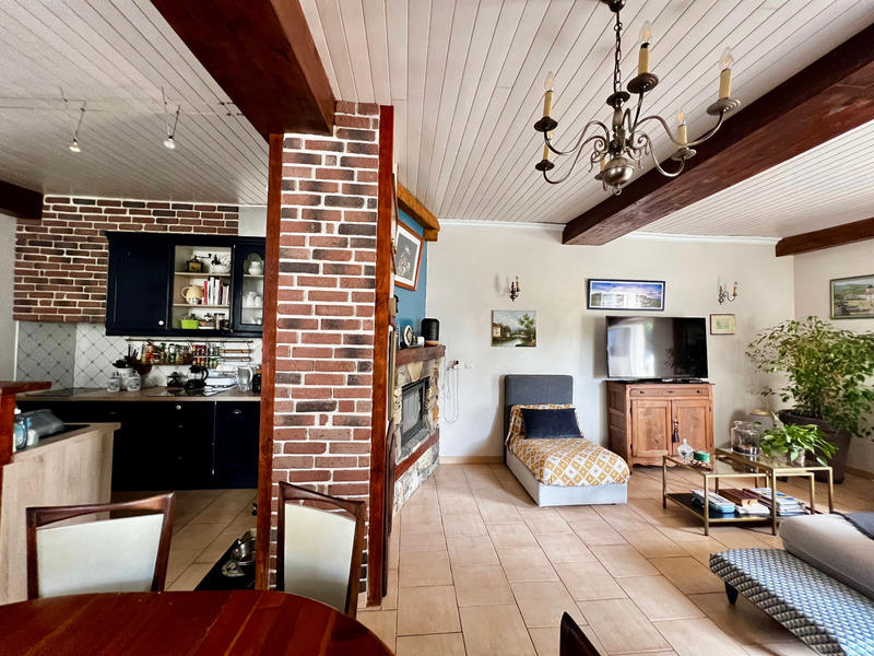 Maison - 211 m² - 6 pièces