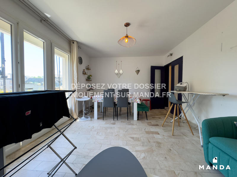 Chambre - 9 m² - 5 pièces