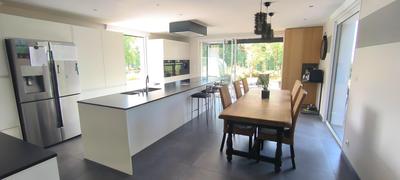 Maison contemporaine - 209 m² - 7 pièces