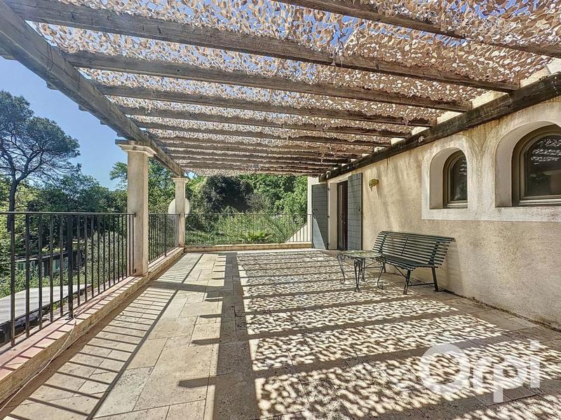 Maison - 185 m² - 6 pièces